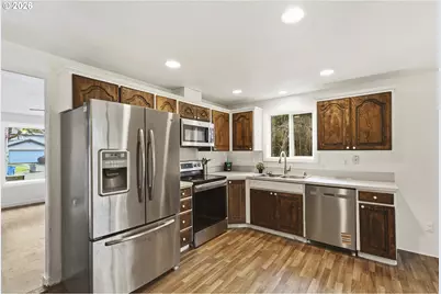 1010 SE 3rd Ave, Battle Ground, WA 98604 - Photo 8