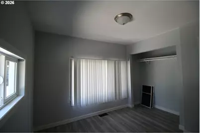 2049 SE 157th Ave, Portland, OR 97233 - Photo 10