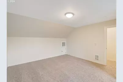 10827 E Burnside St, Portland, OR 97216 - Photo 24