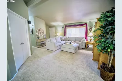 18021 Country Village Dr, Oregon City, OR 97045 - Photo 4