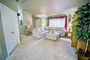 18021 Country Village Dr, Oregon City, OR 97045 - Photo 4