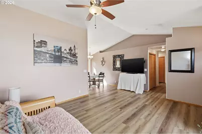 961 Bush Ln, Creswell, OR 97426 - Photo 8