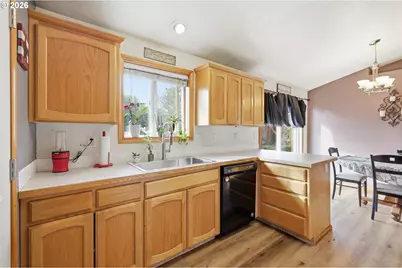 961 Bush Ln, Creswell, OR 97426 - Photo 14