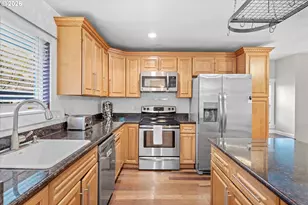 4 Touchstone Ct, Lake Oswego, OR 97035 - Photo 10