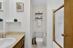 4654 SW Flower Pl, Portland, OR 97221 - Photo 20