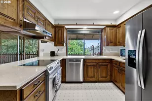 4654 SW Flower Pl, Portland, OR 97221 - Photo 14