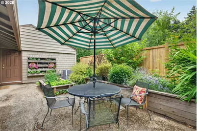 4654 SW Flower Pl, Portland, OR 97221 - Photo 32