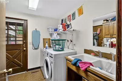 4654 SW Flower Pl, Portland, OR 97221 - Photo 26
