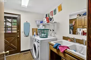 4654 SW Flower Pl, Portland, OR 97221 - Photo 26