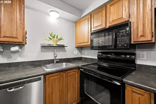 5563 SW Multnomah Blvd, Portland, OR 97219 - Photo 16