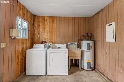 14330 SE Powell Blvd, Portland, OR 97236 - Photo 26