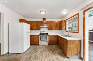 14330 SE Powell Blvd, Portland, OR 97236 - Photo 12