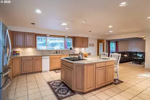 250 Mountain Dr, Roseburg, OR 97471 - Photo 12