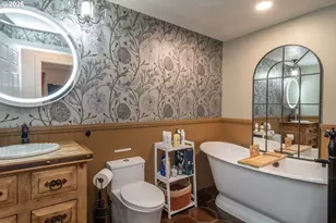 250 Mountain Dr, Roseburg, OR 97471 - Photo 24