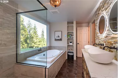 250 Mountain Dr, Roseburg, OR 97471 - Photo 18