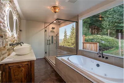 250 Mountain Dr, Roseburg, OR 97471 - Photo 16