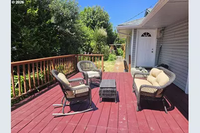 3330 Chester St, North Bend, OR 97459 - Photo 24
