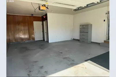3330 Chester St, North Bend, OR 97459 - Photo 32