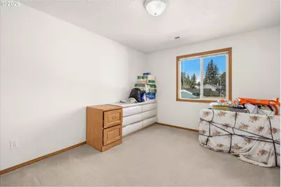 17543 SE Sherman Ct, Portland, OR 97233 - Photo 20