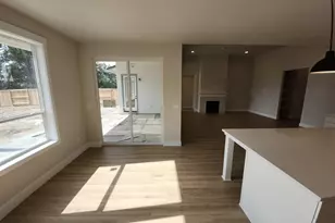 657 Magnolia Ave, Woodburn, OR 97071 - Photo 4