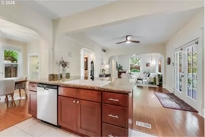 8690 N Willamette Blvd, Portland, OR 97203 - Photo 10