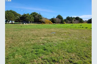 18th St SW, Bandon, OR 97411 - Photo 2