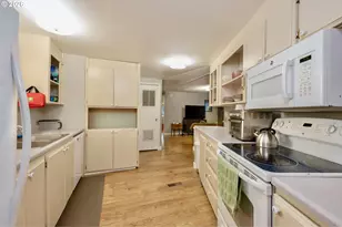 1103 N Springbrook Rd, Newberg, OR 97132 - Photo 10