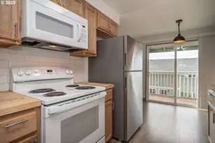 885 NE Sunset St, Roseburg, OR 97470 - Photo 12