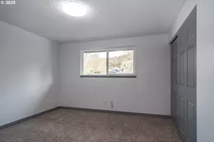 885 NE Sunset St, Roseburg, OR 97470 - Photo 28