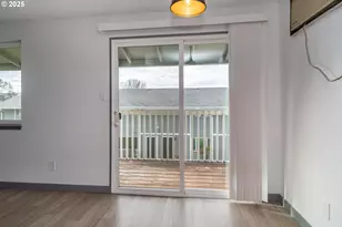 885 NE Sunset St, Roseburg, OR 97470 - Photo 14