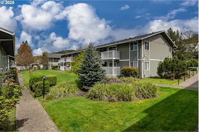 885 NE Sunset St #22, Roseburg, OR 97470 - Photo 1
