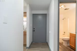 885 NE Sunset St, Roseburg, OR 97470 - Photo 6