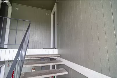 885 NE Sunset St #22, Roseburg, OR 97470 - Photo 4