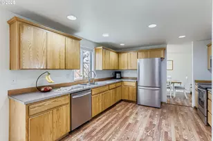 280 NW Country Ct, McMinnville, OR 97128 - Photo 12