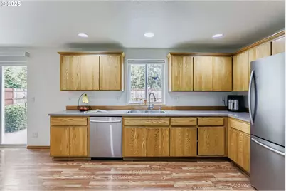 280 NW Country Ct, McMinnville, OR 97128 - Photo 14