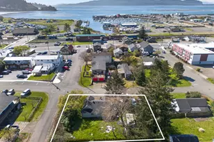 402 Acacia Ave, Garibaldi, OR 97118 - Photo 20