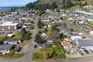 402 Acacia Ave, Garibaldi, OR 97118 - Photo 16