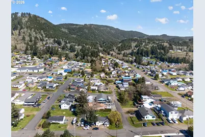 402 Acacia Ave, Garibaldi, OR 97118 - Photo 22