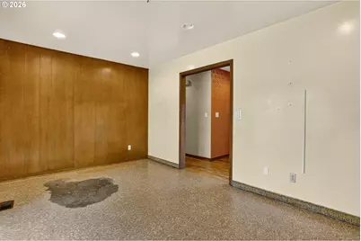 321 NE 108th Pl, Portland, OR 97220 - Photo 12
