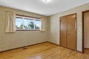 321 NE 108th Pl, Portland, OR 97220 - Photo 26
