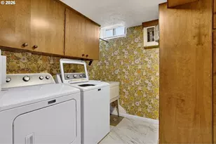 321 NE 108th Pl, Portland, OR 97220 - Photo 36