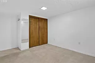 321 NE 108th Pl, Portland, OR 97220 - Photo 38