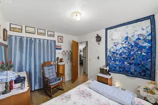 1035 W 11th St, Coquille, OR 97423 - Photo 12