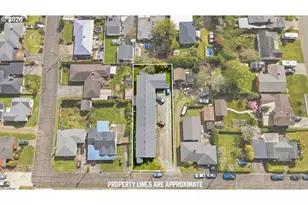 1035 W 11th St, Coquille, OR 97423 - Photo 2