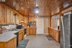 32253 Deberry Rd, Creswell, OR 97426 - Photo 10