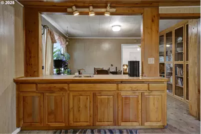 32253 Deberry Rd, Creswell, OR 97426 - Photo 8