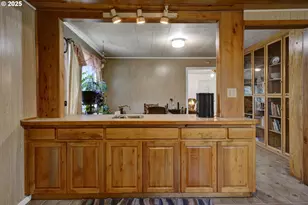 32253 Deberry Rd, Creswell, OR 97426 - Photo 8