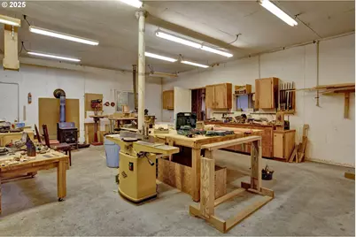 32253 Deberry Rd, Creswell, OR 97426 - Photo 30