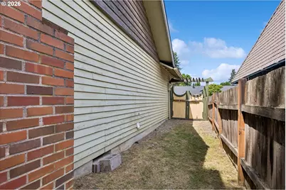 600 NE 22nd St, Gresham, OR 97030 - Photo 34