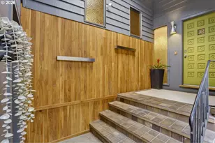 4308 SW Chesapeak Ave, Portland, OR 97239 - Photo 2